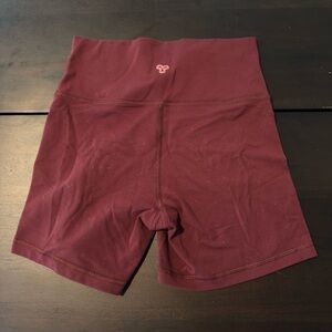 Aritzia Tnalife™ Atmosphere Hi-rise 5" Short (Size M)